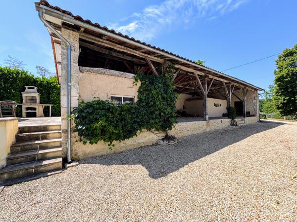 Maison à vendre à Montmoreau (16190) - Charente