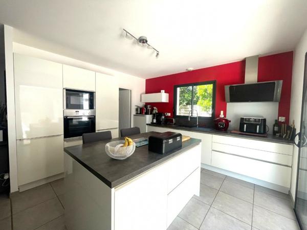 Vente maison individuelle Moutiers les mauxfaits, 140m² 5 pièces 418 000€ avec garage