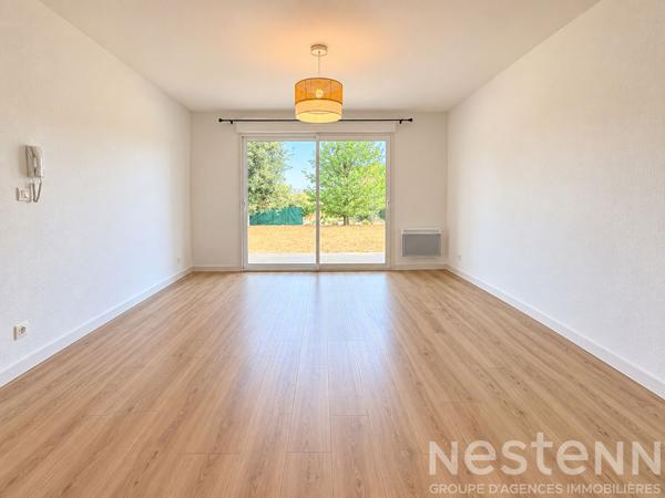 À LOUER - Appartement T2 en rez-de-jardin avec terrasse et parking à PLUNERET