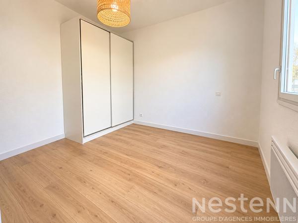 À LOUER - Appartement T2 en rez-de-jardin avec terrasse et parking à PLUNERET