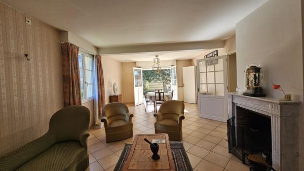 À vendre - Maison individuelle, 8 pièces située à Beauvais (60000)