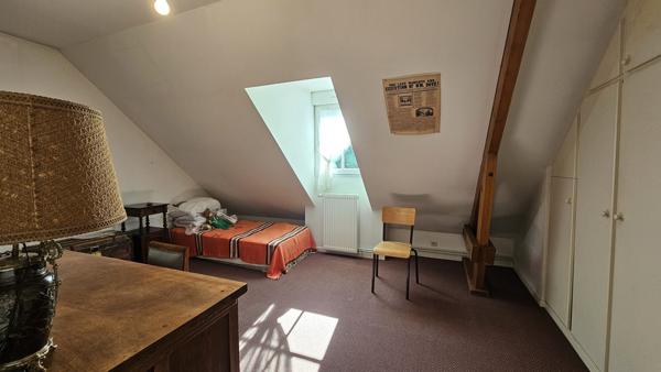 À vendre - Maison individuelle, 8 pièces située à Beauvais (60000)