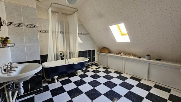 À vendre - Maison individuelle, 8 pièces située à Beauvais (60000)