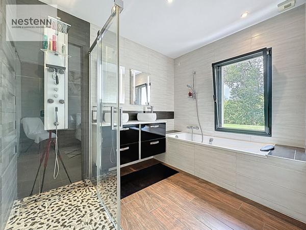 Maison - 6 pièces - 145 m² - QUIMPER - AU CALME