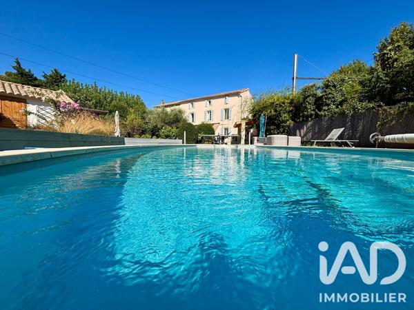 Maison à vendre 5 pièces 153 m² Saint-Saturnin-lès-Avignon