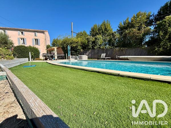 Maison à vendre 5 pièces 153 m² Saint-Saturnin-lès-Avignon
