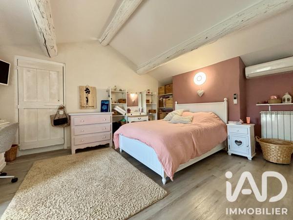 Maison à vendre 5 pièces 153 m² Saint-Saturnin-lès-Avignon