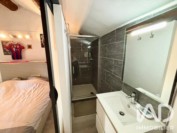 Maison à vendre 5 pièces 153 m² Saint-Saturnin-lès-Avignon