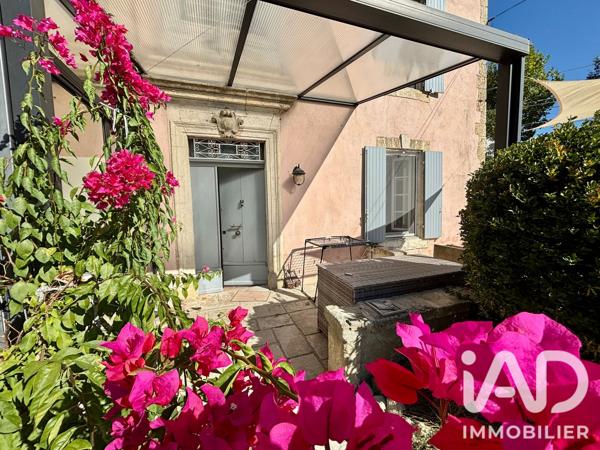 Maison à vendre 5 pièces 153 m² Saint-Saturnin-lès-Avignon