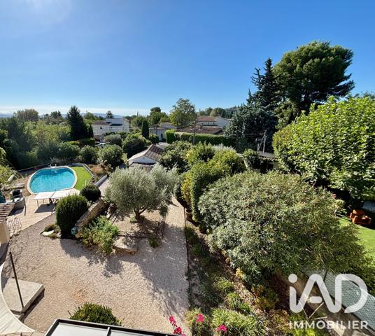 Maison à vendre 5 pièces 153 m² Saint-Saturnin-lès-Avignon