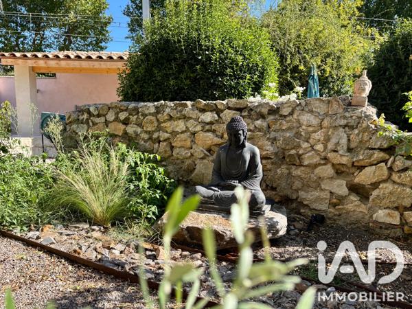 Maison à vendre 5 pièces 153 m² Saint-Saturnin-lès-Avignon