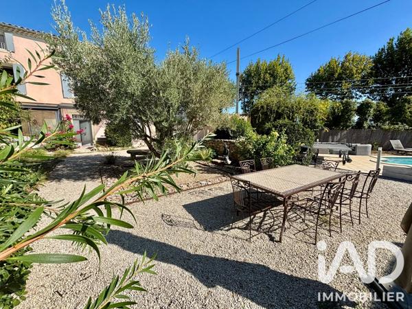 Maison à vendre 5 pièces 153 m² Saint-Saturnin-lès-Avignon