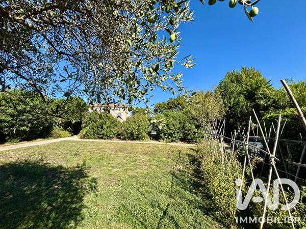 Maison à vendre 5 pièces 153 m² Saint-Saturnin-lès-Avignon