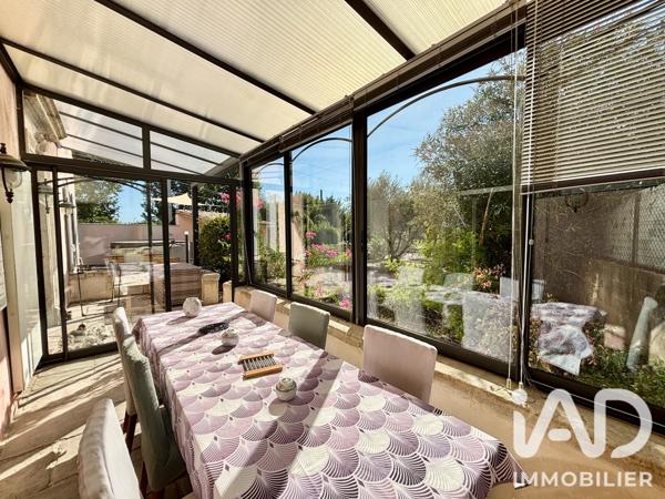 Maison à vendre 5 pièces 153 m² Saint-Saturnin-lès-Avignon