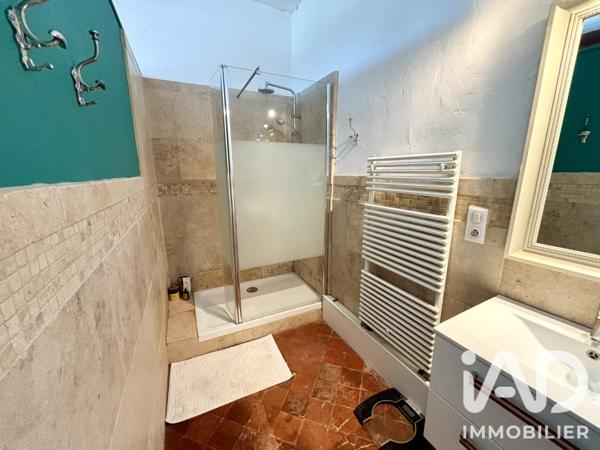 Maison à vendre 5 pièces 153 m² Saint-Saturnin-lès-Avignon