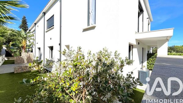 Maison à vendre 9 pièces 319 m² Fréjus