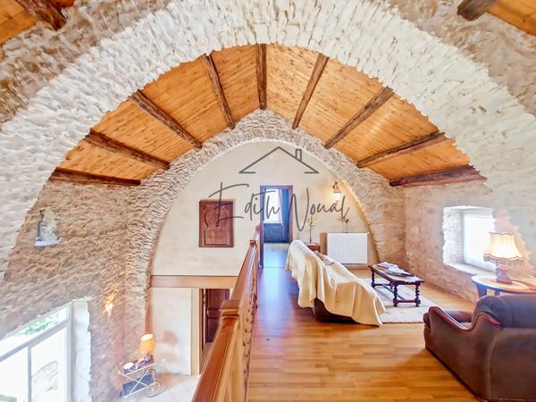 Entre Larzac et ailleurs: une ancienne grange aux accents d'évasion