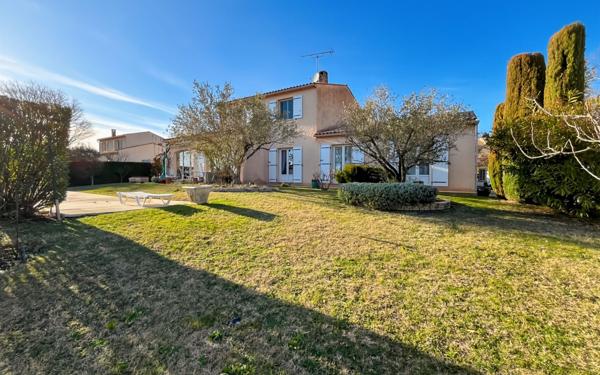 Maison à vendre    4 pièces •  Pierrevert