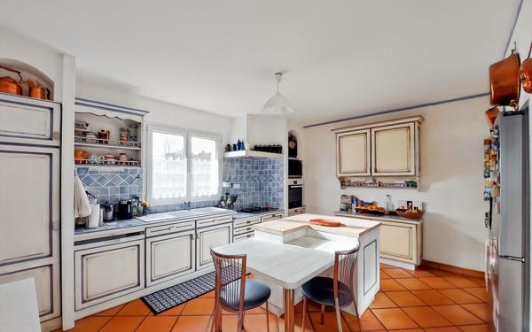 Maison à vendre    4 pièces •  Pierrevert