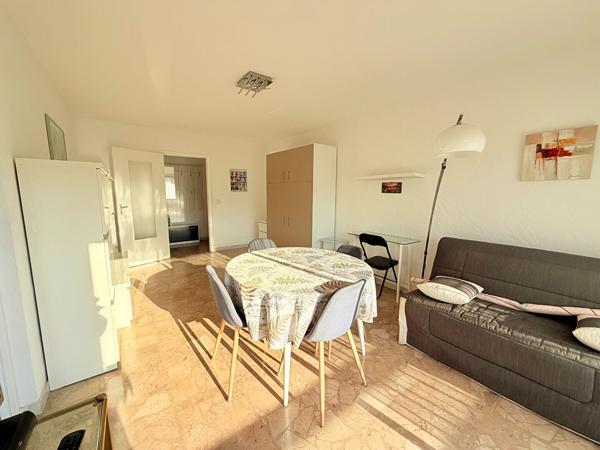 CAGNES SUR MER BEAU F1 avec belle Terrasse Parking Cave 35 m2 près de la mer