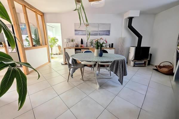 Maison de 7 pièces avec dépendance 30 m² à Neuville-Sur-Oise.
