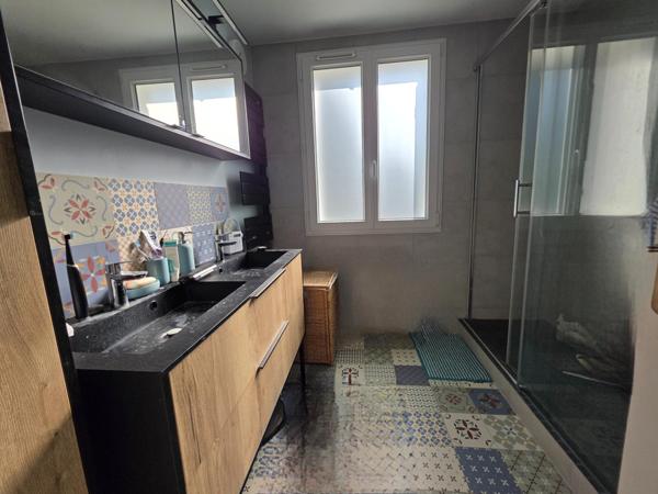 Maison de 7 pièces avec dépendance 30 m² à Neuville-Sur-Oise.