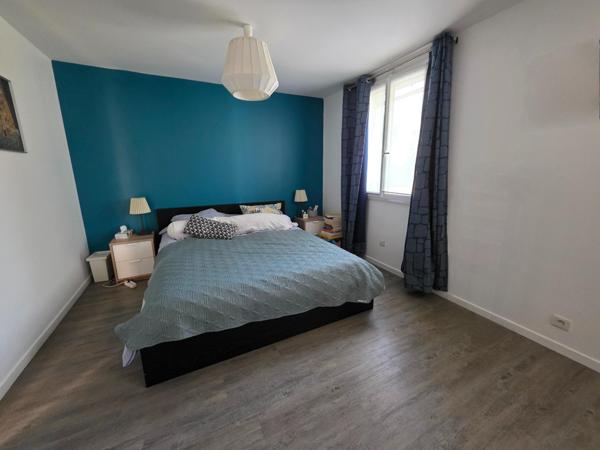 Maison de 7 pièces avec dépendance 30 m² à Neuville-Sur-Oise.