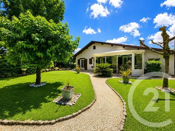 Maison à vendre  4 pièces - 110,01 m 2   ST LAURENT MEDOC  - 33