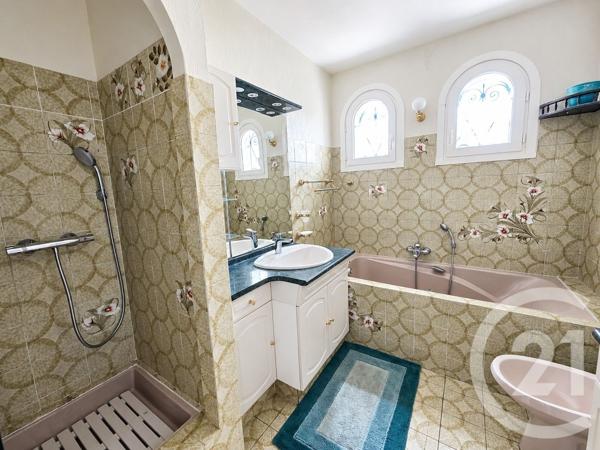 Maison à vendre  4 pièces - 110,01 m 2   ST LAURENT MEDOC  - 33