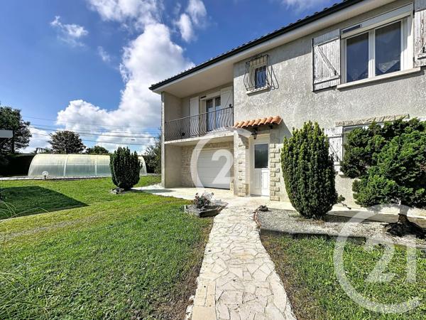 Maison à vendre  5 pièces - 122 m 2   MERPINS  - 16