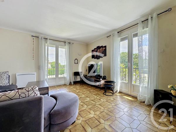 Maison à vendre  5 pièces - 122 m 2   MERPINS  - 16