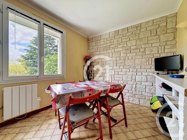 Maison à vendre  5 pièces - 122 m 2   MERPINS  - 16