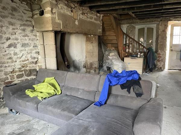 Maison à vendre |  Bourganeuf |  2 pièces | 98 m²