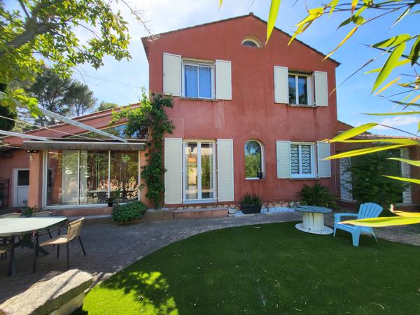 VILLA BOURGEOISE FAMILIALE AUX ALLURES DE MAISON D'ARCHITECTE