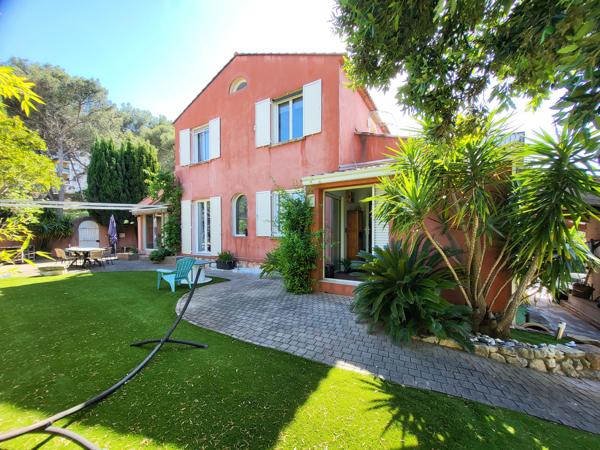 VILLA BOURGEOISE FAMILIALE AUX ALLURES DE MAISON D'ARCHITECTE