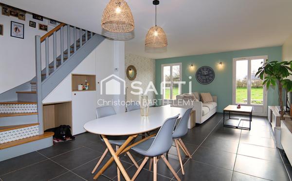 Joli pavillon moderne de 112m2, 3 chambres + bureau et 1lingerie. Double garage.