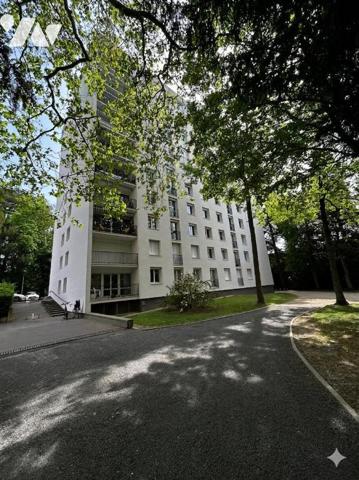 Appartement 3 pièces avec balcon, cave et stationnement –  Au Calme 