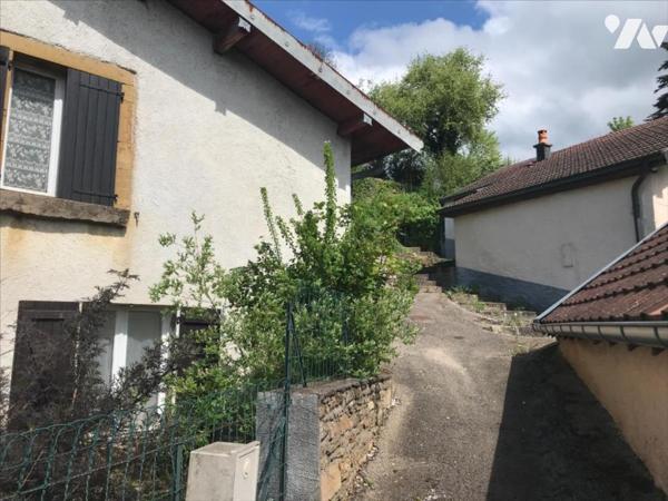 Maison sur les hauteurs de ROUGEMONT