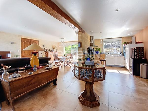 Maison familiale à vendre Cosnac : 5 chambres avec vue dégagée, terrain 2 500 m² et performance énergétique B ? Cosnac