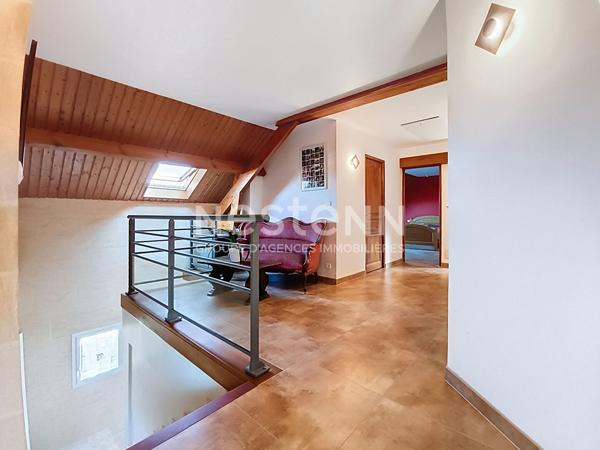 Maison familiale à vendre Cosnac : 5 chambres avec vue dégagée, terrain 2 500 m² et performance énergétique B ? Cosnac