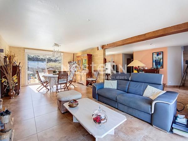 Maison familiale à vendre Cosnac : 5 chambres avec vue dégagée, terrain 2 500 m² et performance énergétique B ? Cosnac