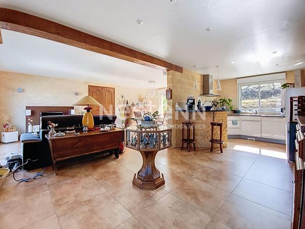 Maison familiale à vendre Cosnac : 5 chambres avec vue dégagée, terrain 2 500 m² et performance énergétique B ? Cosnac