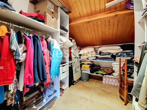 Maison familiale à vendre Cosnac : 5 chambres avec vue dégagée, terrain 2 500 m² et performance énergétique B ? Cosnac