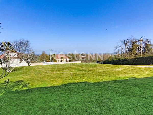 Maison familiale à vendre Cosnac : 5 chambres avec vue dégagée, terrain 2 500 m² et performance énergétique B ? Cosnac