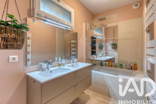 Maison à vendre 8 pièces 233 m² Corenc
