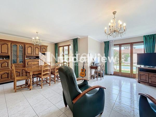 TORREILLES - A VENDRE Maison 5 pieces en 4 faces avec jardin piscine et garage