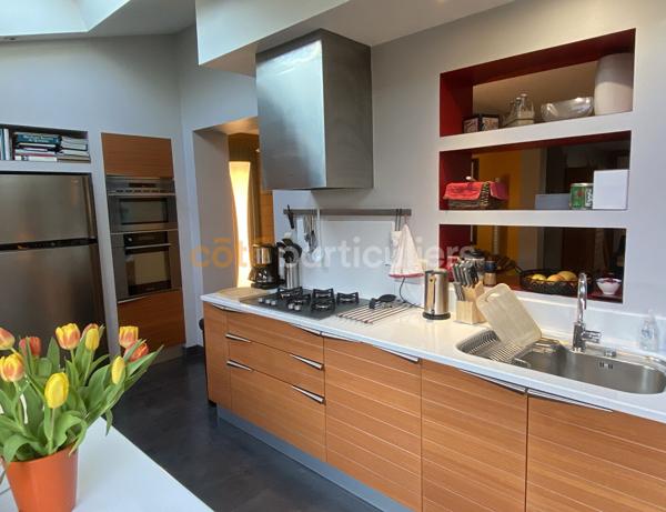 Vente
                Maison113 m² - 5 Pièces -
                    POITIERS (86000)