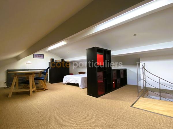 Vente
                Maison113 m² - 5 Pièces -
                    POITIERS (86000)