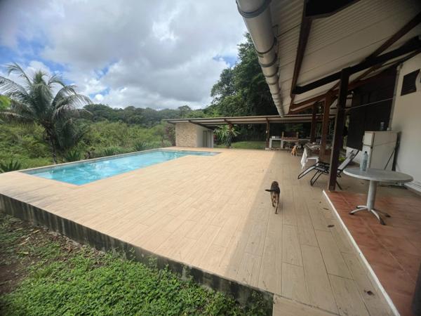 Gite de 12 bungallows plus foncier d'environ 2 ha à vendre