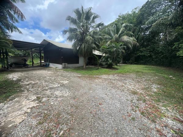 Gite de 12 bungallows plus foncier d'environ 2 ha à vendre
